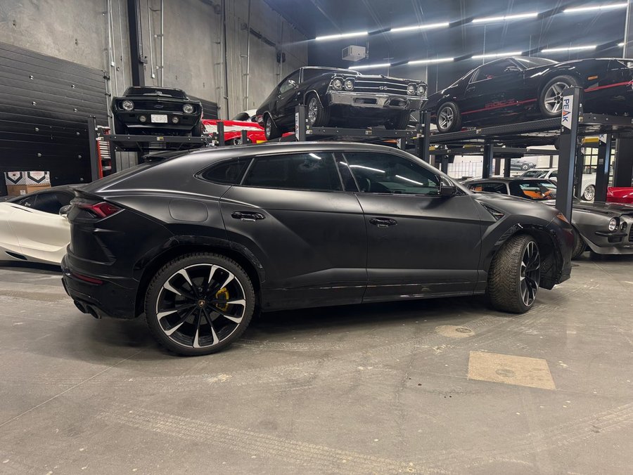 2020 Lamborghini Urus 2020 Black