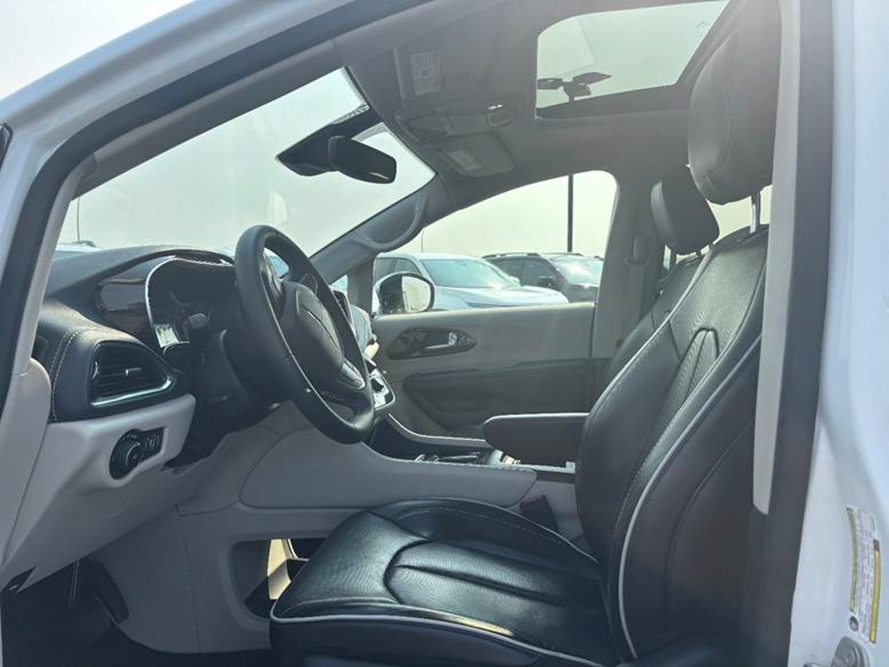 2023 Chrysler Pacifica Limited AWD White Sherwood Park - photo #5
