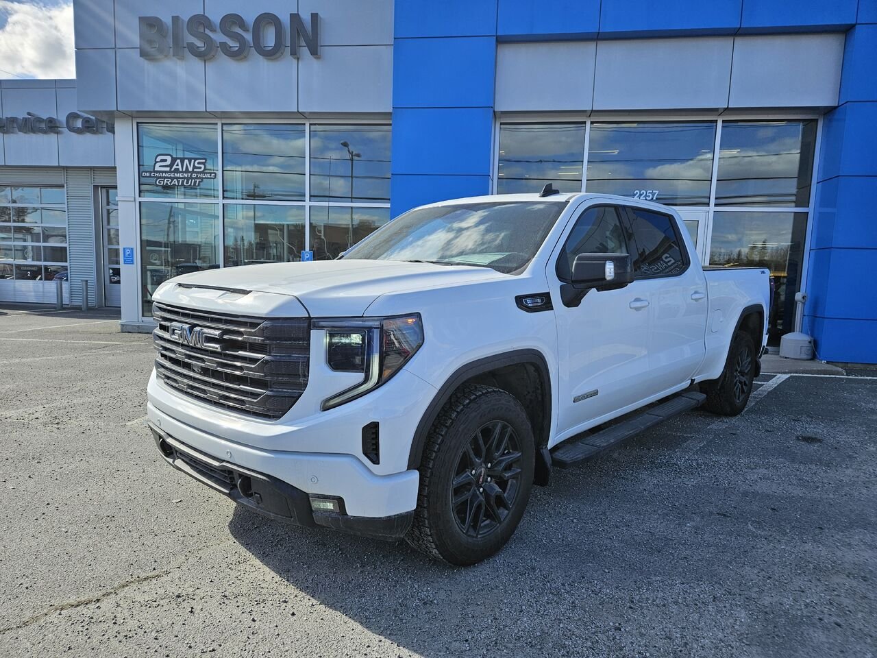 GMC Sierra 1500 Elevation cabine multiplace 4RM 157 po 2024 Blanc Thetford Mines - photo #0