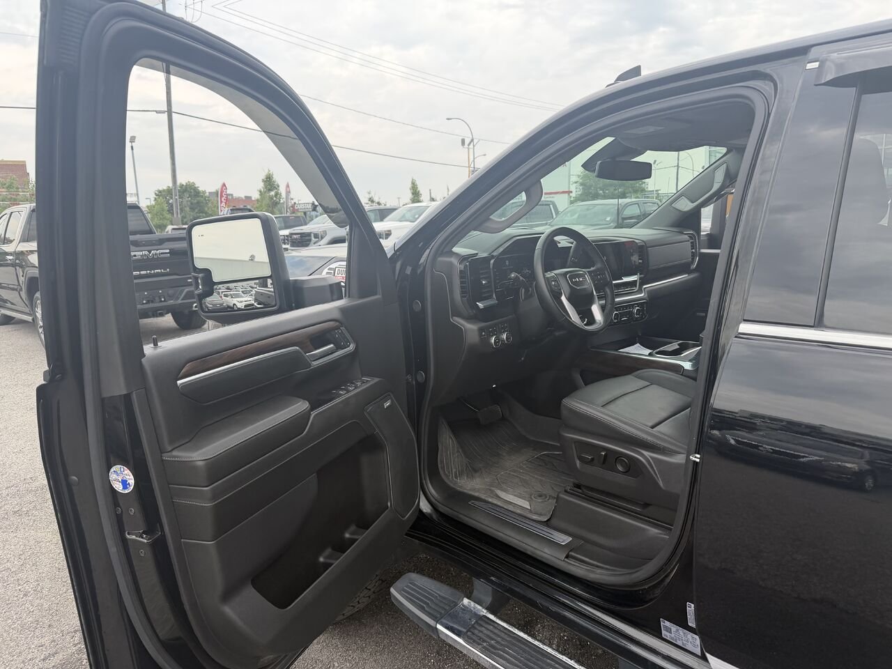 GMC SIERRA K3500 SLT SLT cabine multiplace 4RM 172 po 2025 Noir Ottawa & Gatineau - photo #1