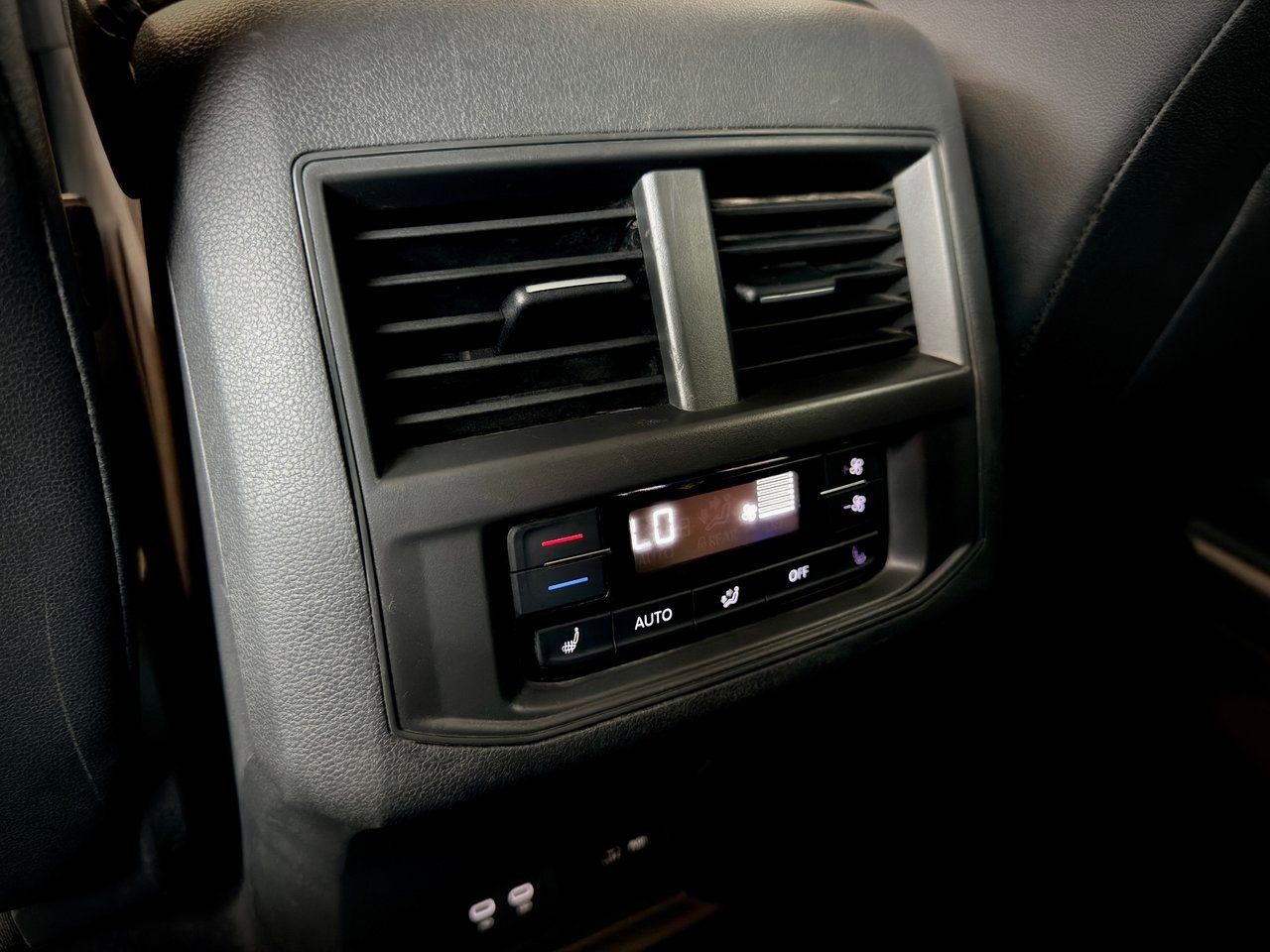2021 Volkswagen Atlas White Notre-Dame-des-Prairies - photo #35