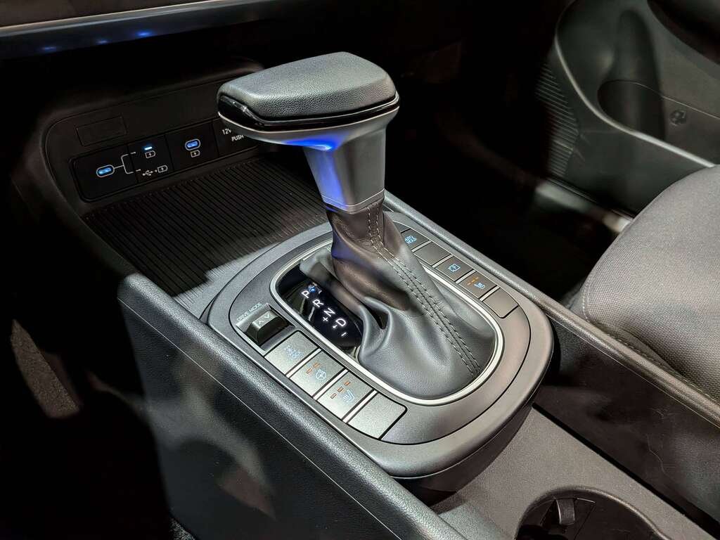2024 Hyundai Kona 2.0L Preferred AWD Green Val-David - photo #27