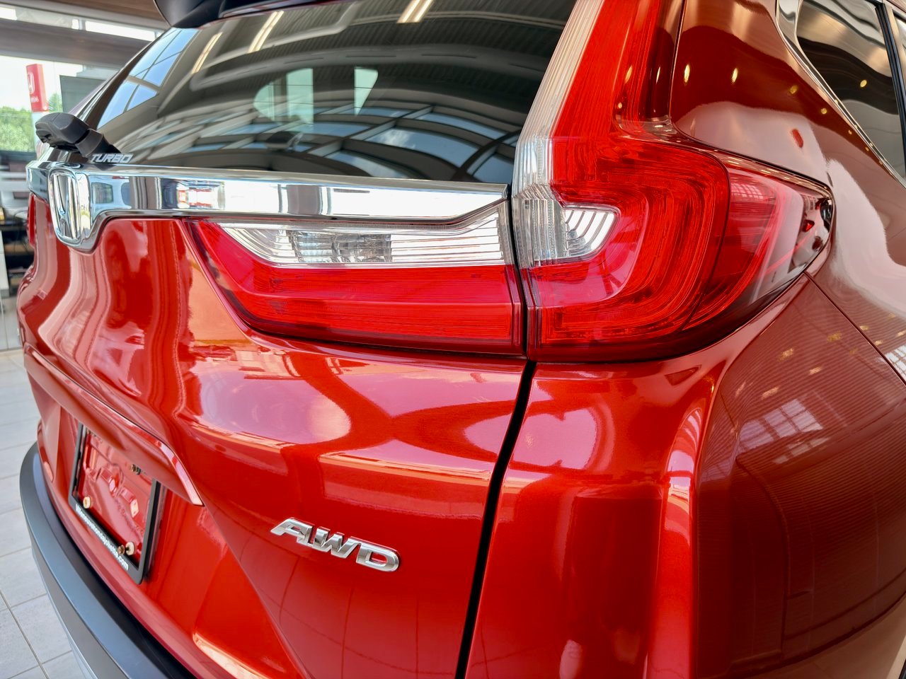 2017 Honda CR-V Red Notre-Dame-des-Prairies - photo #11