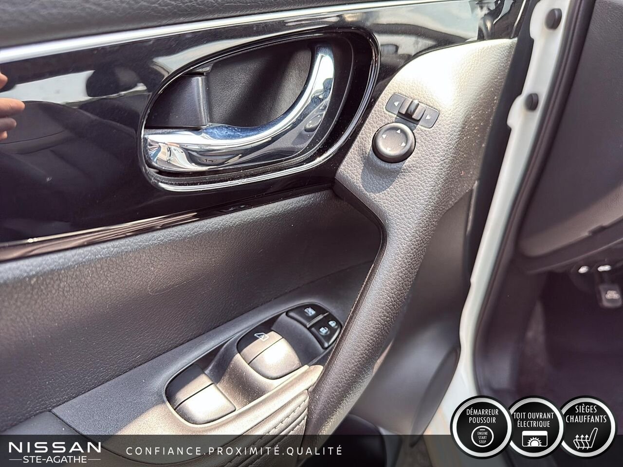 2017 Nissan Qashqai SL 4 portes CVT TI White Saint-Jérôme - photo #12