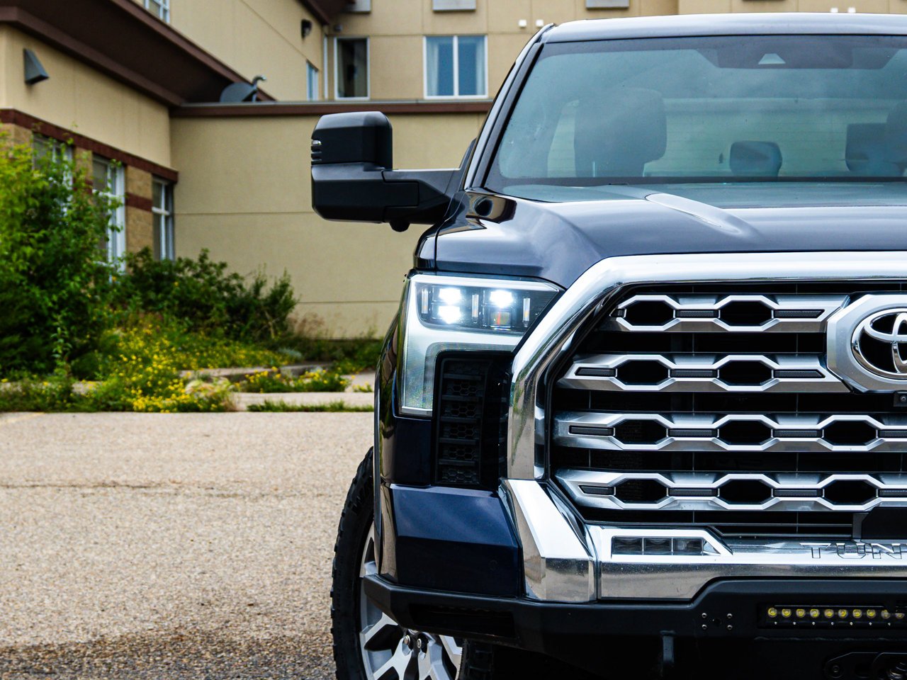 2022 Toyota Tundra 4x4 Crewmax Platinum Long Bed Blue Sherwood Park - photo #5