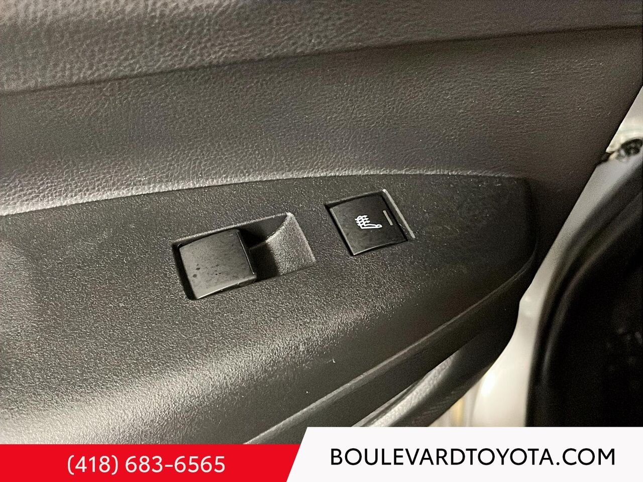 Toyota Corolla 100128A-004 | HYBRIDE XSE, AWD 2024 Argent Québec - photo #19