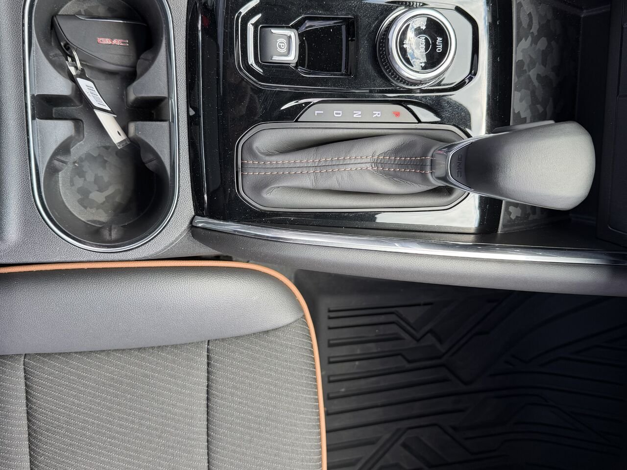 2024 GMC CANYON AT4 AT4 cabine multiplace 4RM White Gatineau - photo #4