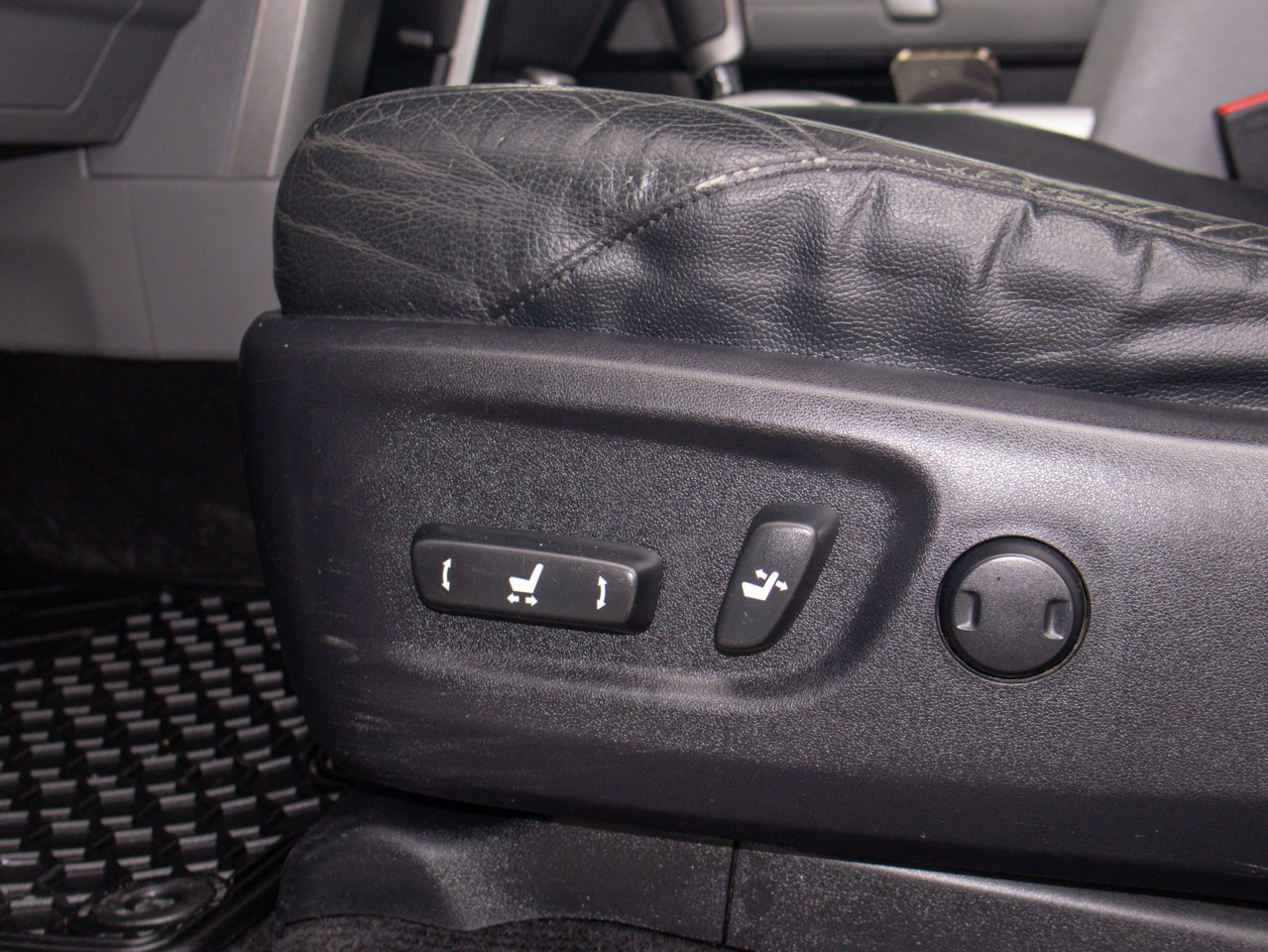 2013 Toyota 4Runner 4WD 4dr V6 SR5 Black Sherwood Park - photo #19