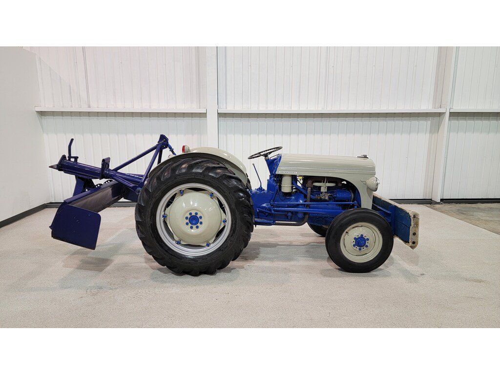 Ford Massey Fergusson Tracteur Massey Fergusson Antiquité 1955 Val-David - photo #6