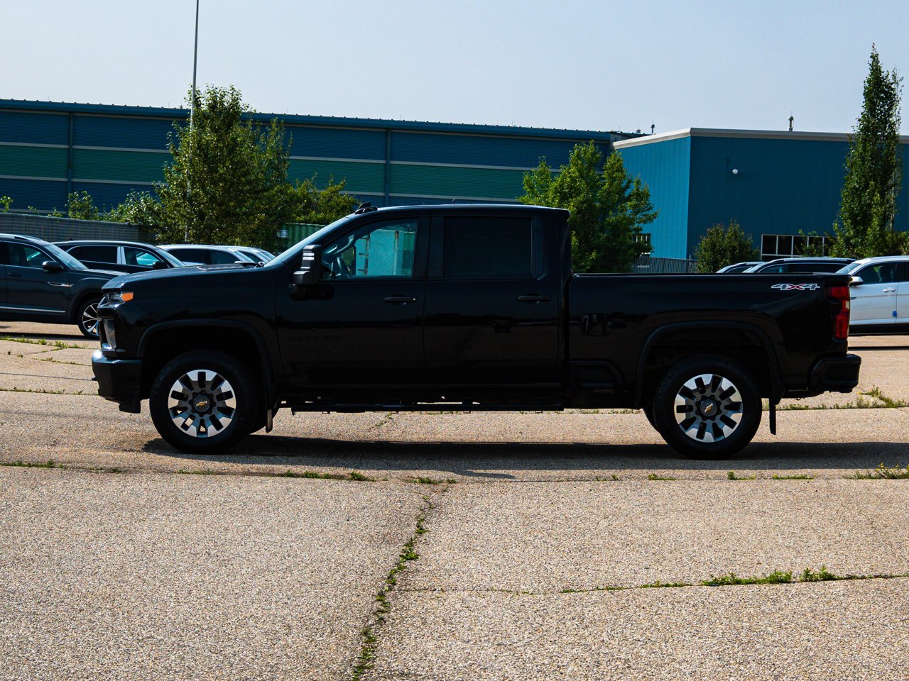 2022 Chevrolet Silverado 2500HD 4WD Crew Cab 159 Custom Black Sherwood Park - photo #9