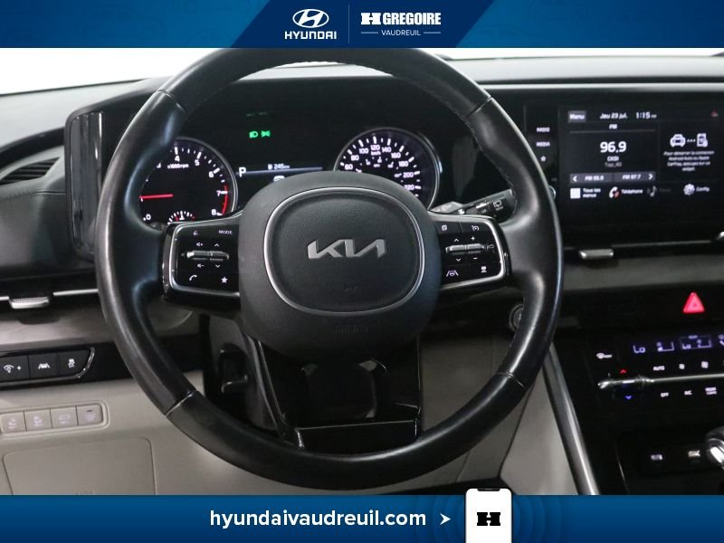 2022 Kia Carnival White Laval - photo #23