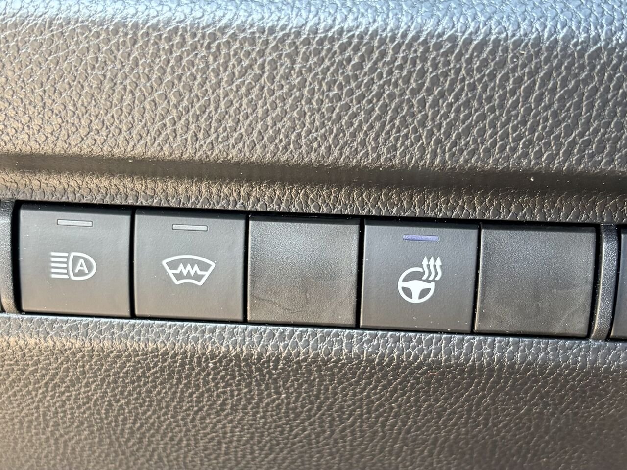 2024 Toyota RAV4 Black Mont-Laurier - photo #22