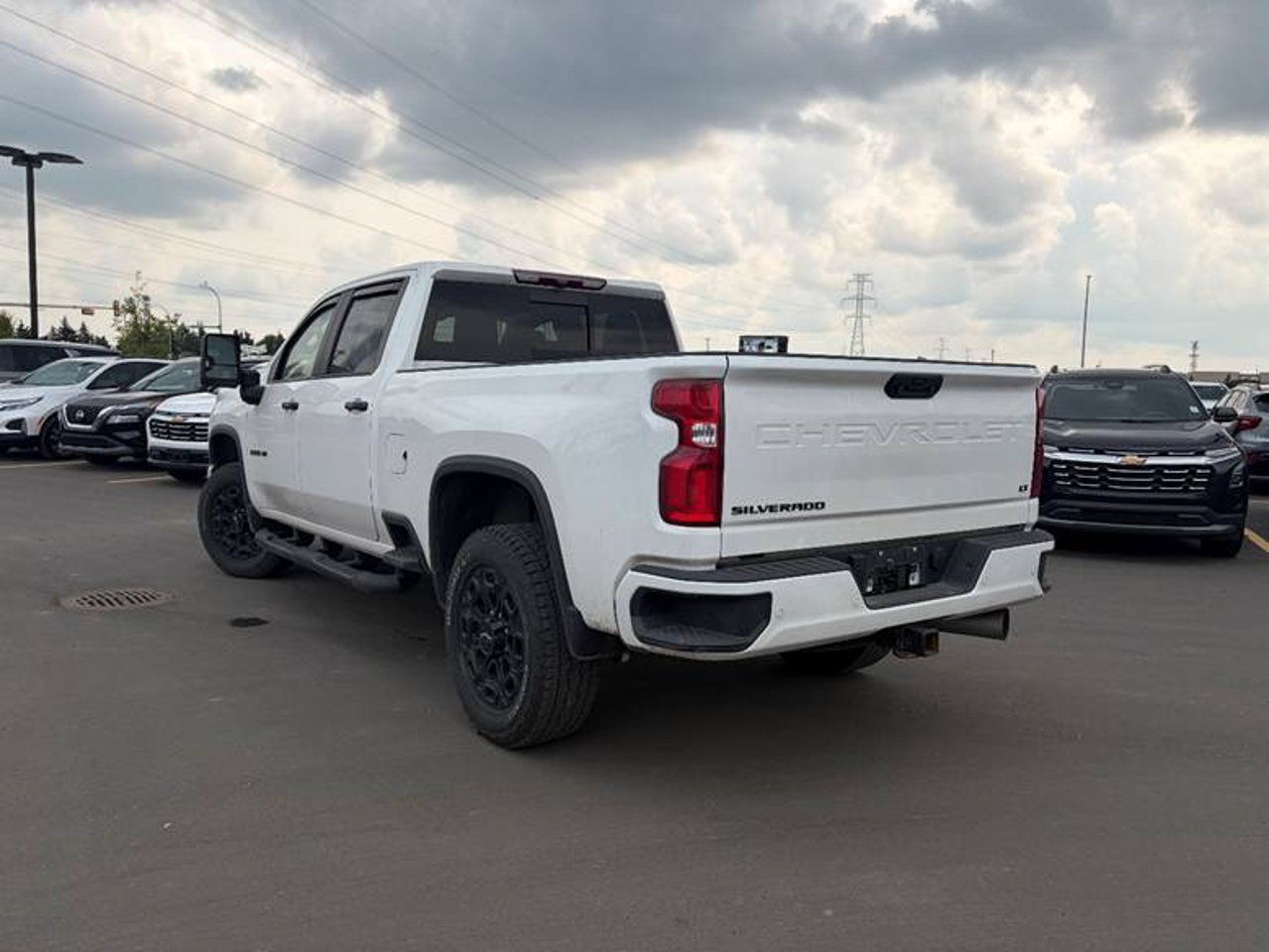 2024 Chevrolet Silverado 2500HD 4WD Crew Cab 159 LT White Sherwood Park - photo #3