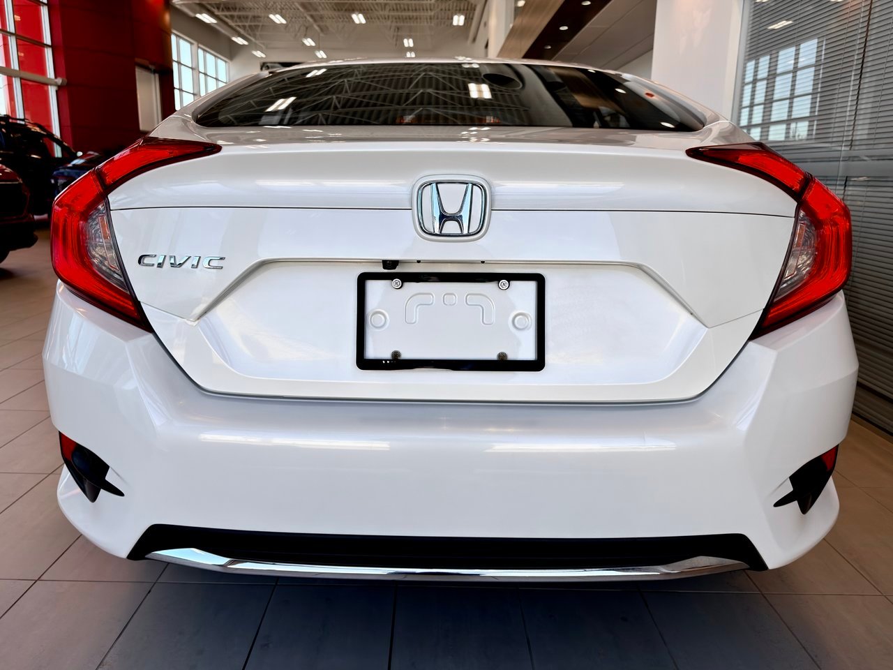 2019 Honda Civic Sedan White Notre-Dame-des-Prairies - photo #9