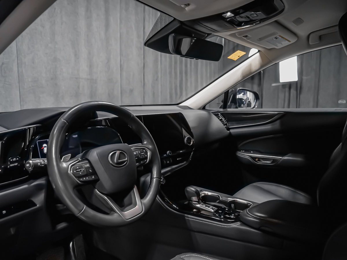Lexus NX NX 350H HYBRID SIGNATURE VOLANT CHAUFFANT 2023 Noir Montréal - photo #5