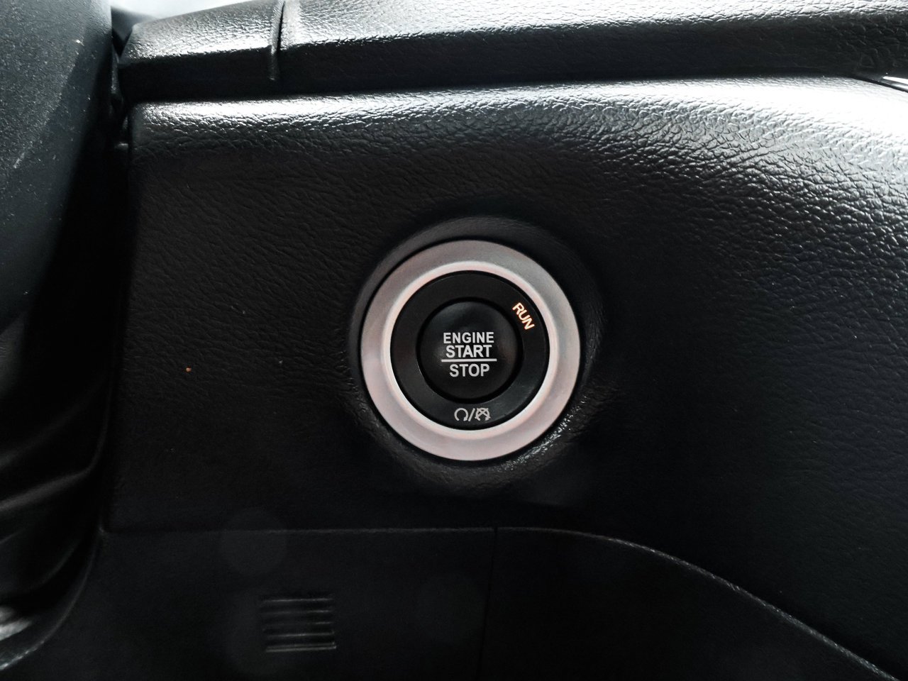 2025 Chrysler Grand Caravan SXT 2WD Black Sherwood Park - photo #25