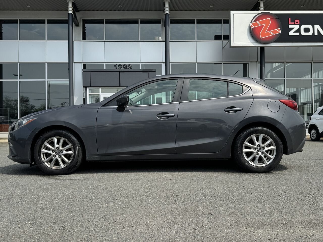 2016 Mazda Mazda3 GS Grey Granby - photo #2