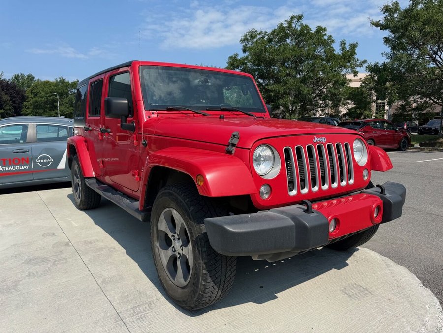 2017 Jeep Wrangler Unlimited Modèle Sahara 4 portes traction intégrale Red