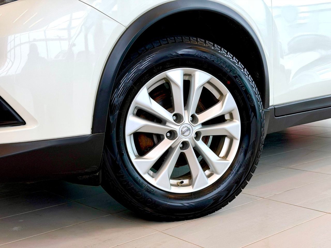 2016 Nissan Rogue White Notre-Dame-des-Prairies - photo #16