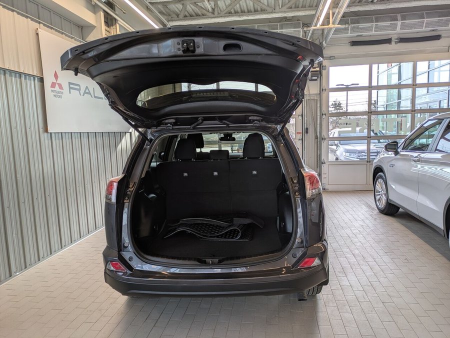 2018 Toyota RAV4 LE Grey