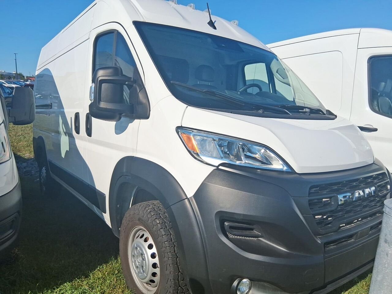 Ram ProMaster 2500 TOIT HAUT 2025 Blanc Québec - photo #1