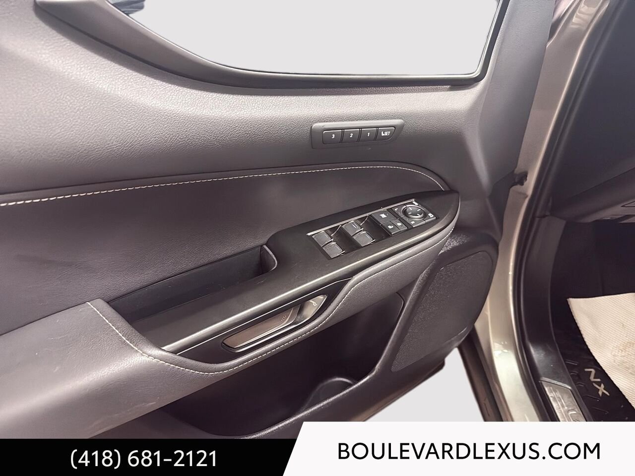 Lexus NX 19365A 2024 Argent Québec - photo #7