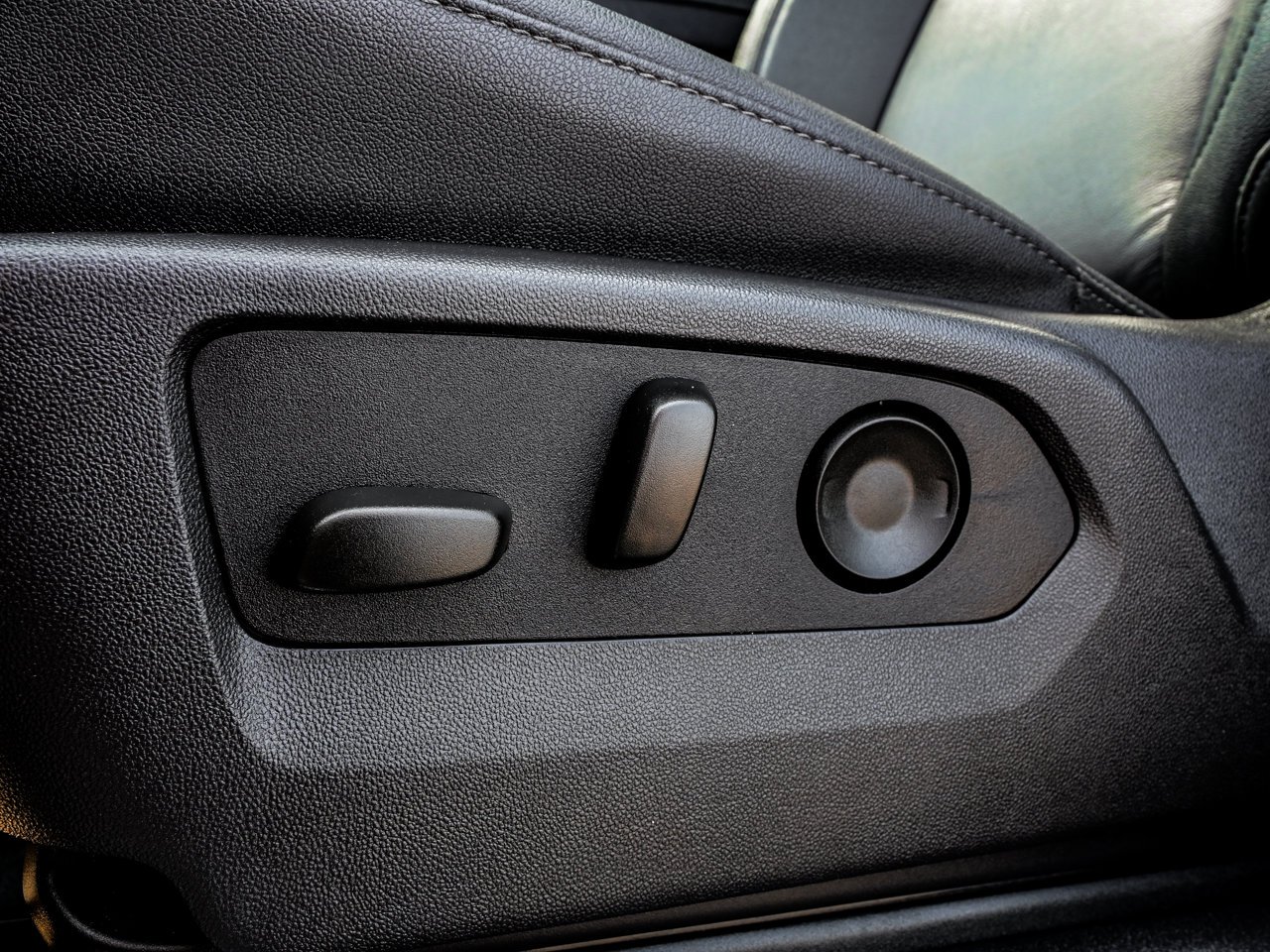 2025 Chevrolet Silverado 1500 4WD Crew Cab 147 LT Trail Boss Black Sherwood Park - photo #17