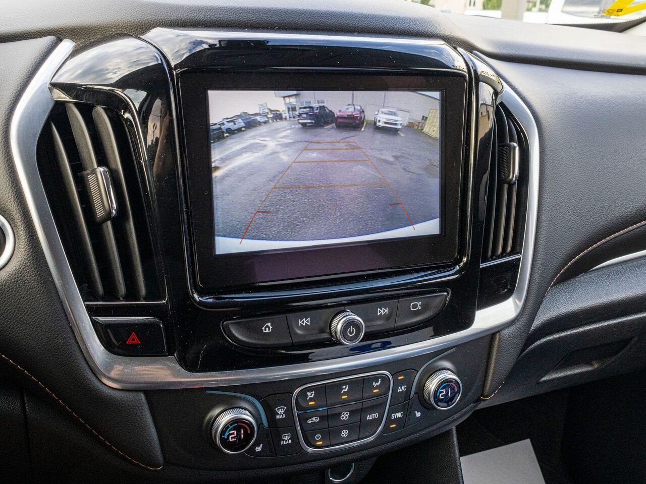 2019 Chevrolet Traverse LT tissu 4 portes TI avec 1LT White Châteauguay - photo #16
