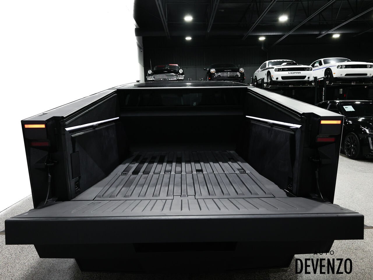 Tesla Cybertruck 2025 Argent Saint-Eustache - photo #4