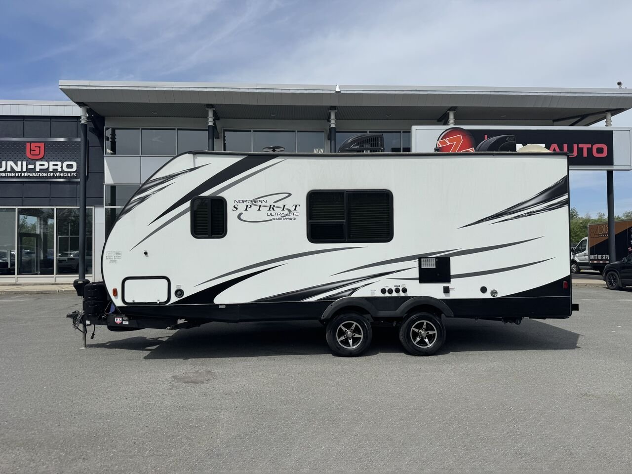 2019 COACHMEN NORTHERN SPIRIT 2342B White Granby - photo #6