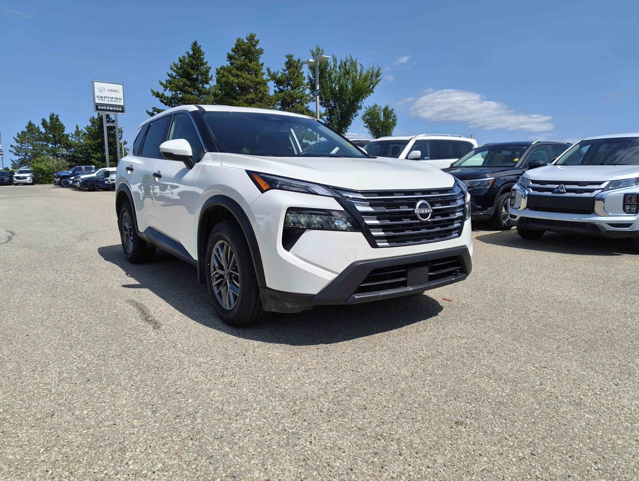 2024 Nissan Rogue AWD S White Sherwood Park - photo #2