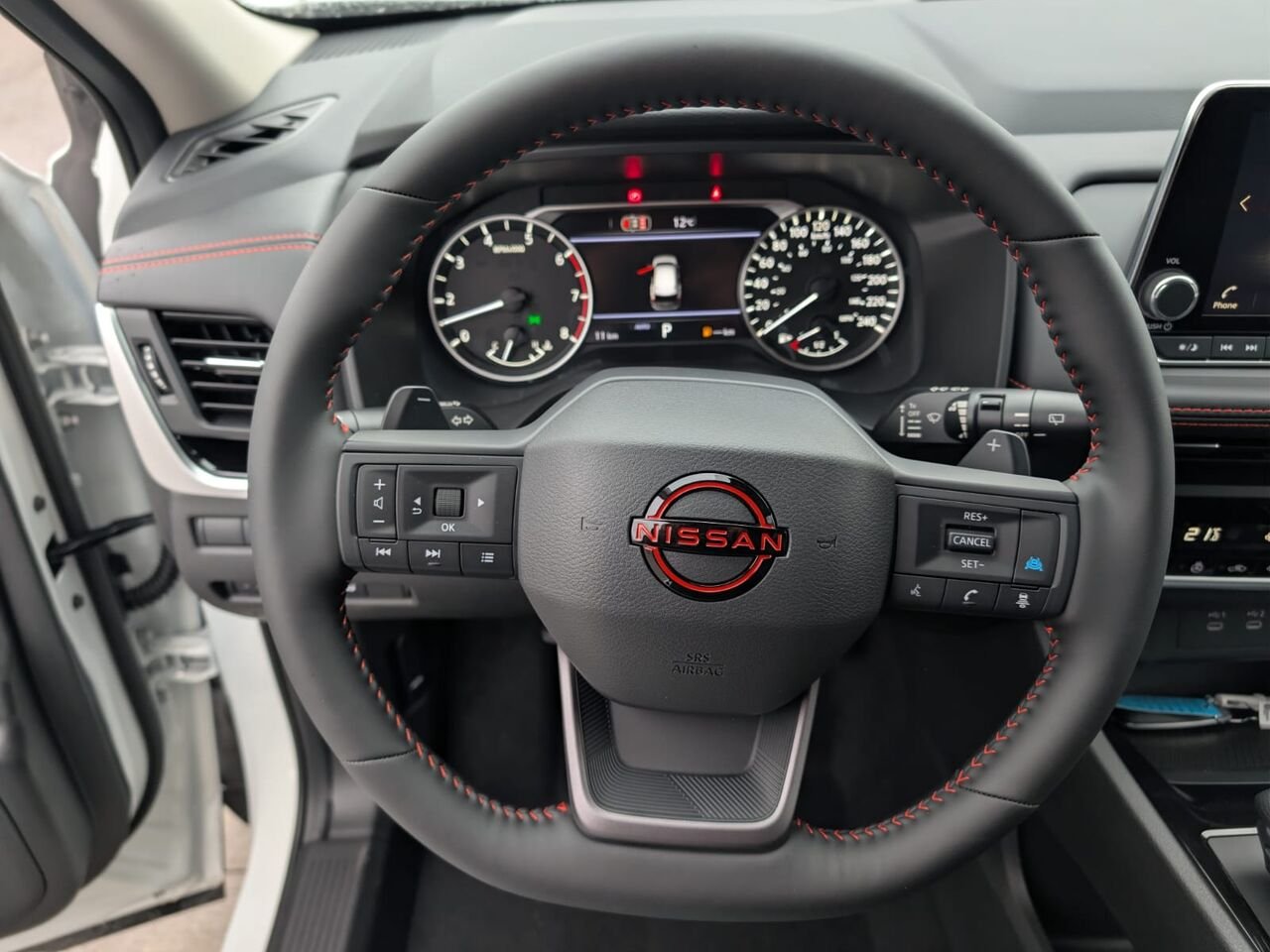 NISSAN Rogue ROGUE ROCK CREEK 2026 Blanc Everest nacré triple couche Châteauguay - photo #18