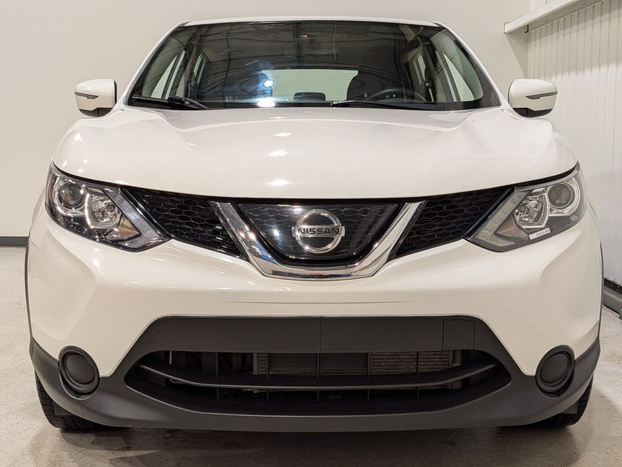 2019 Nissan Qashqai White