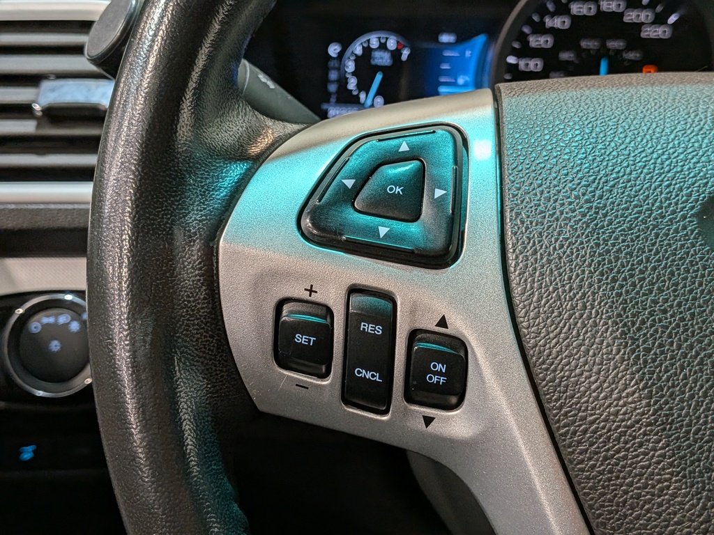 2013 Ford Explorer 4WD 4dr XLT White Val-David - photo #14
