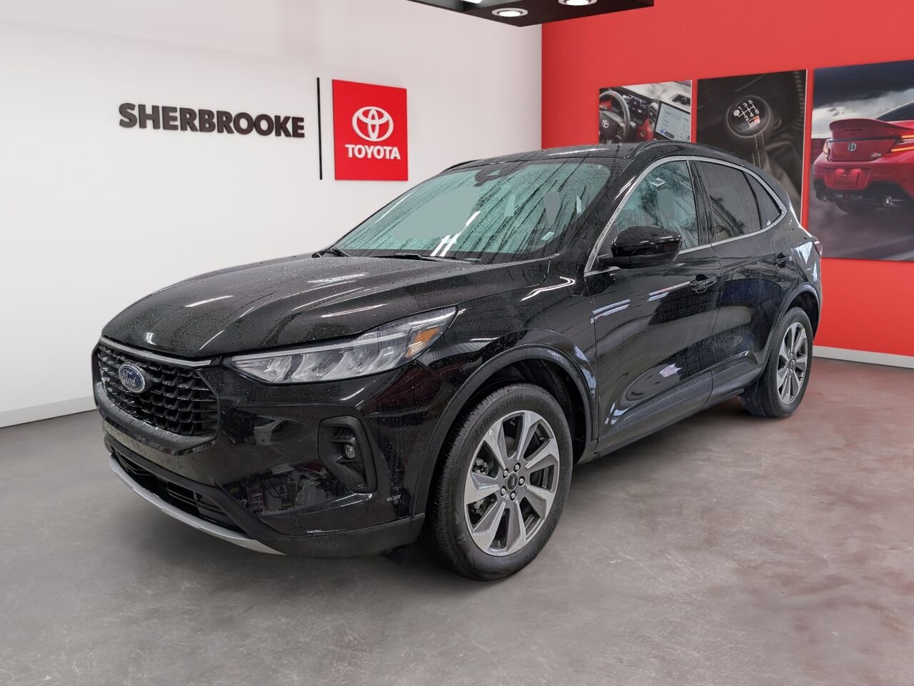 Ford Escape PLATINUM/AWD/SIÈGES CHAUFFANT/VOLANT CHAUFFANT/AC BIZONE 2025 Noir Sherbrooke - photo #0