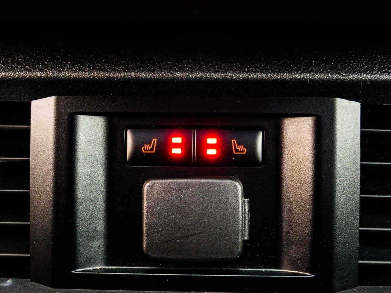 2023 Ford F-150 LARIAT 4WD SuperCrew 5.5' Box Black Sherwood Park - photo #31