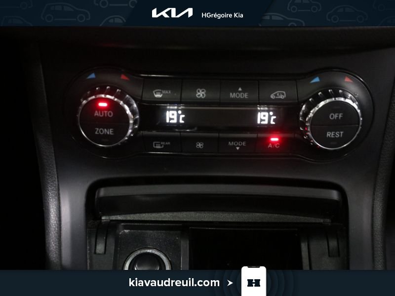 Mercedes Benz B250 2013 Rouge Laval - photo #21