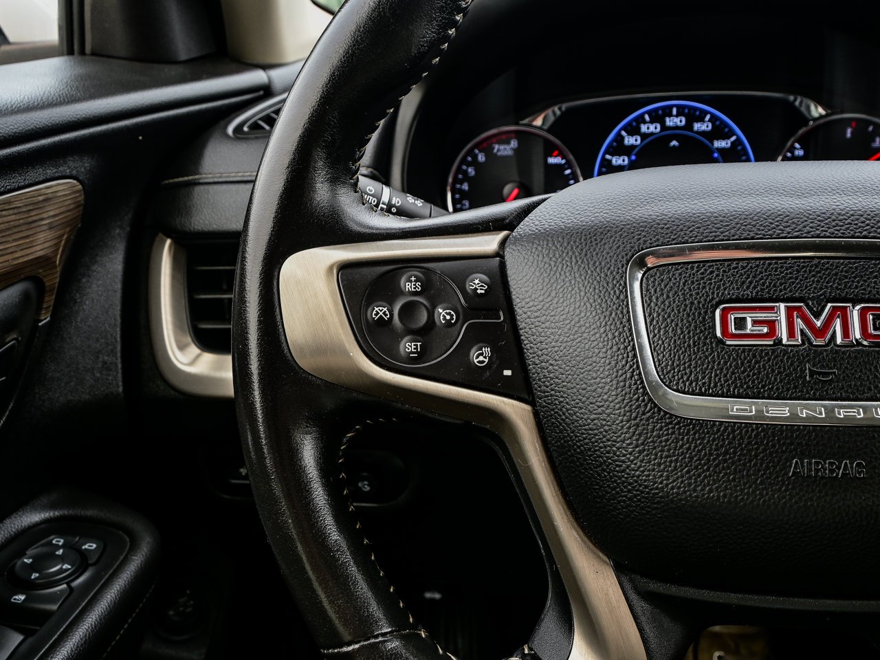 2022 GMC Terrain AWD 4dr Denali White Sherwood Park - photo #24