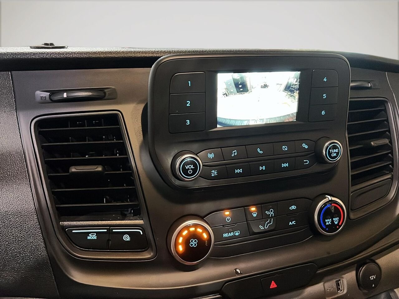 2024 Ford Transit fourgon utilitaire White Québec - photo #16