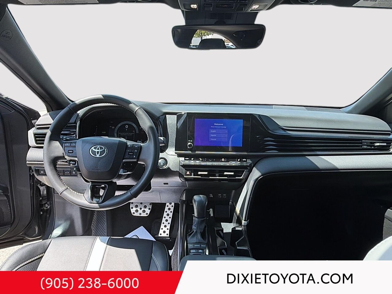 2025 Toyota Camry HYBRID SE UPGRADE AWD / CLEAN CARFAX / MOONROOF / ALLOY WHEELS / CARPLAY AND ANDROID AUTO Underground Mississauga - photo #17