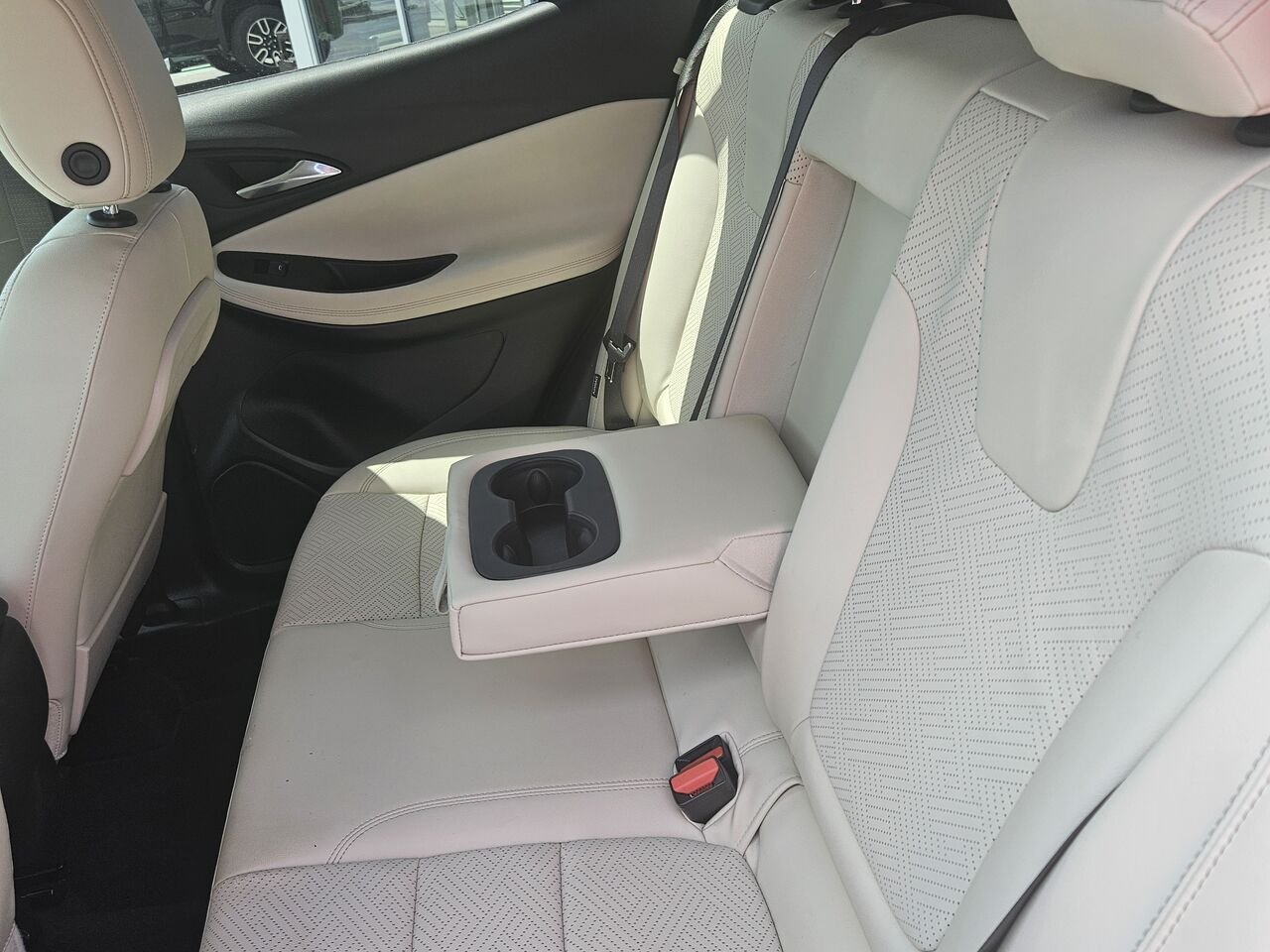 2022 Buick Encore GX Essence 4 portes TI White Thetford Mines - photo #14