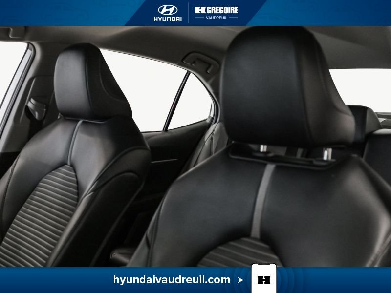 2020 Toyota Camry White Blainville - photo #13