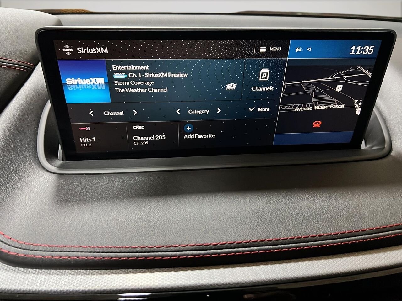 2024 Acura MDX Red Québec - photo #18