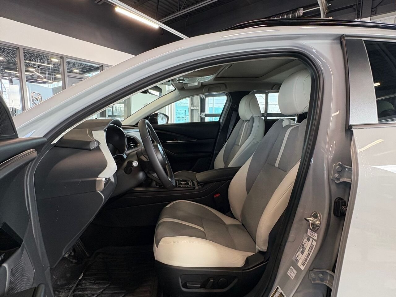 MAZDA CX-30 KURO GT TURBO 2026 Gris aéro métallisé Châteauguay - photo #8