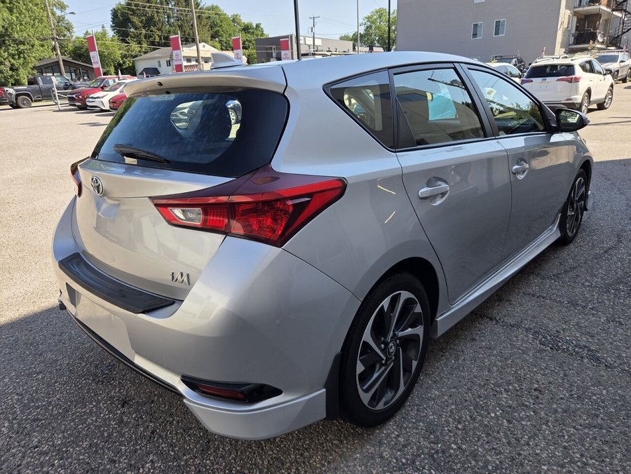 2018 Toyota COROLLA IM 2018 Silver