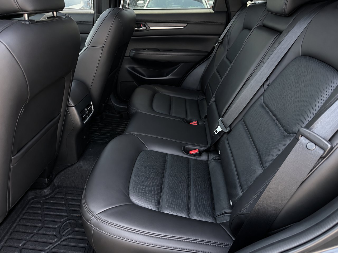 2023 Mazda CX-5 Signature Grey Châteauguay - photo #8