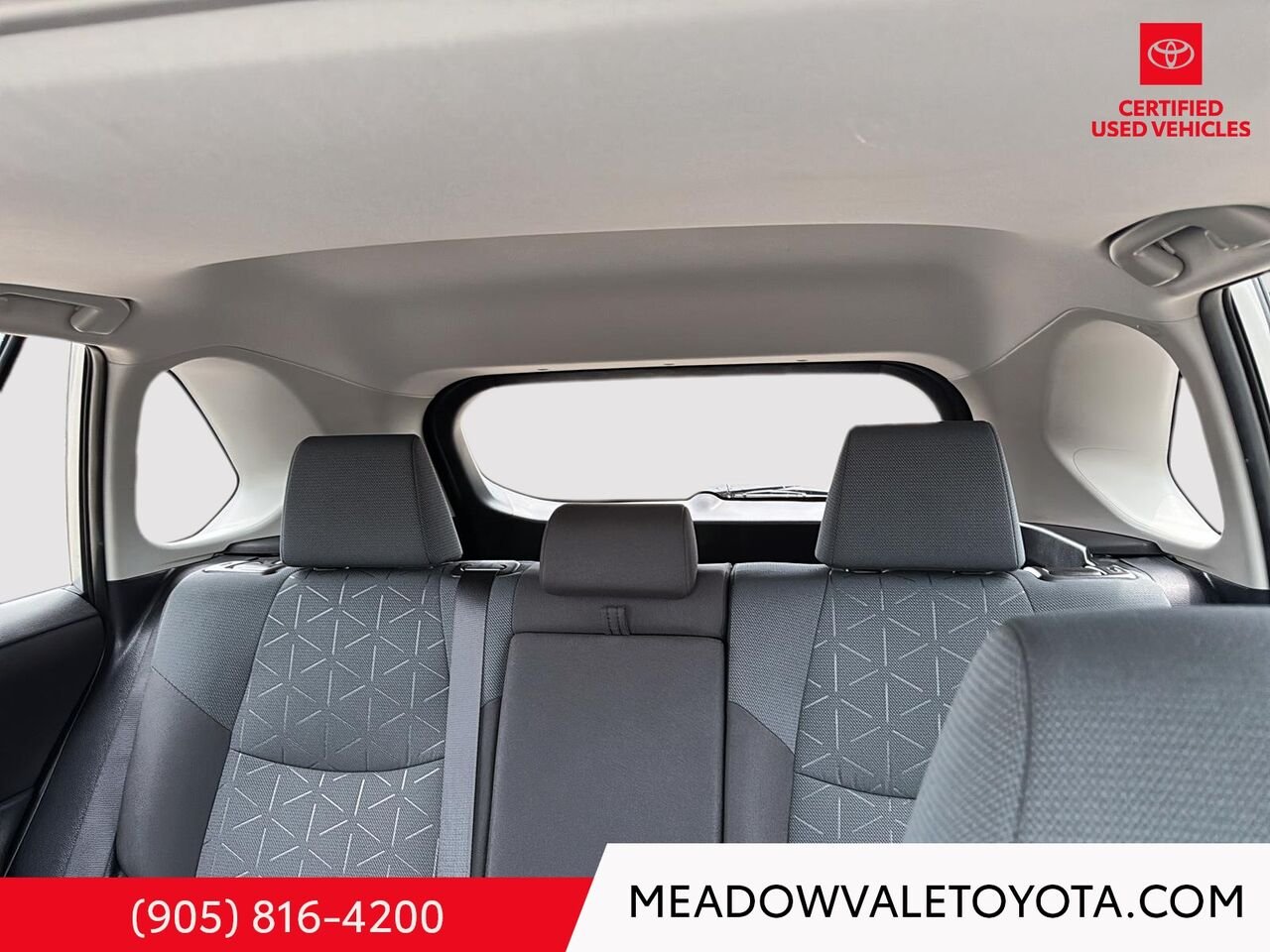 2025 Toyota RAV4 Heated steering wheel, Back-up Camera, Power moonroof, power liftgate Silver Mississauga - photo #19