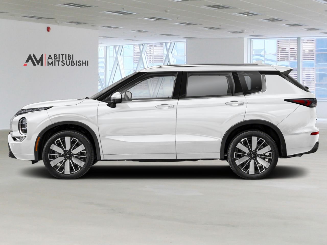 2026 MITSUBISHI Outlander White Diamond Amos - photo #2