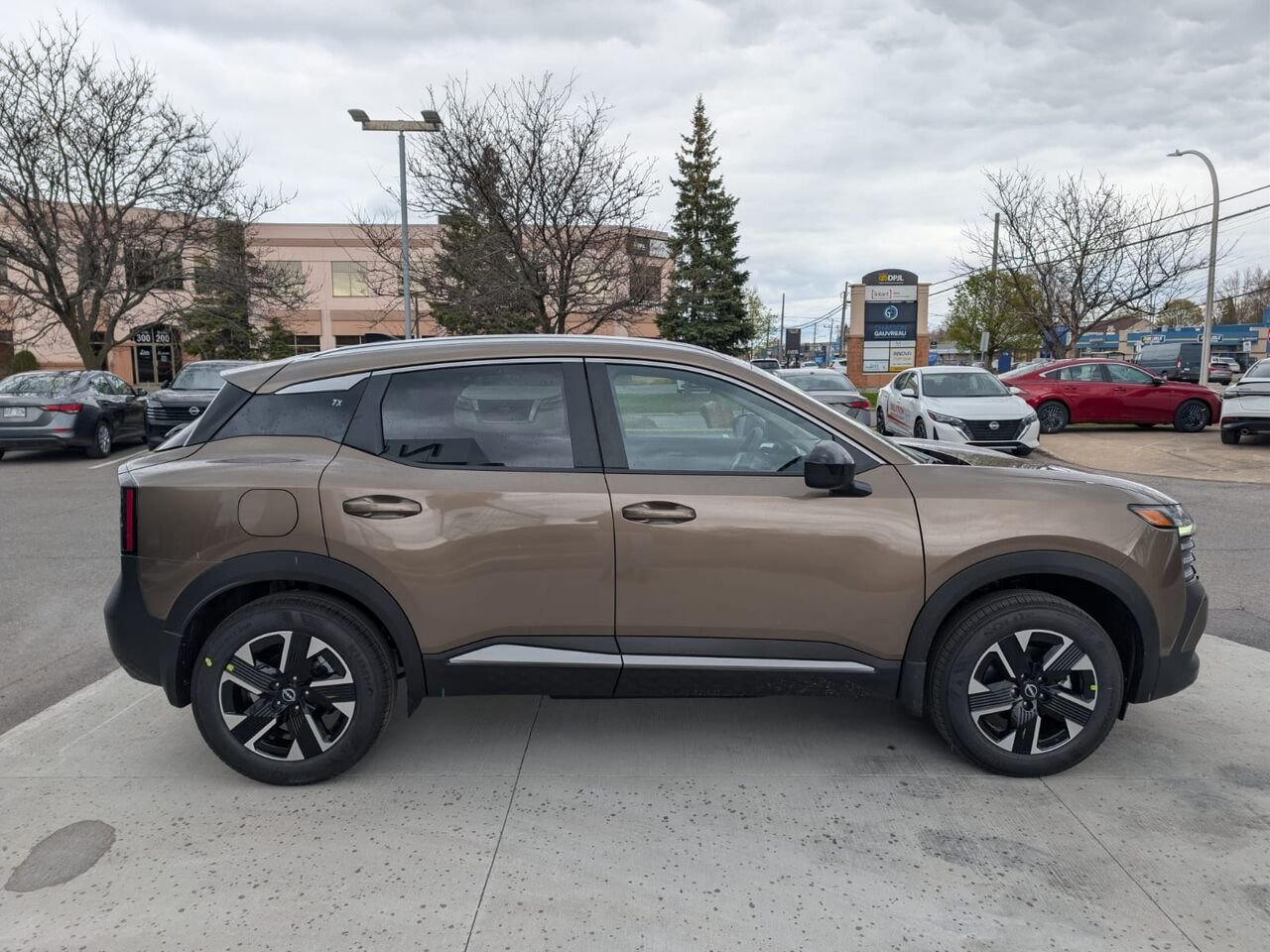 NISSAN Kicks KICKS SV PRIVIL GE 2026 Bronze canyon métallisé Châteauguay - photo #7