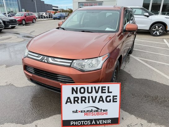 Mitsubishi Outlander 4 RM 4 portes ES 2014 Orange